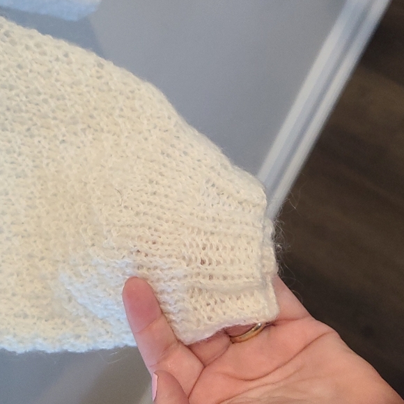 Hand knit off white sweater - Picture 4 of 6